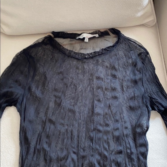 Light fabric top! - Picture 3 of 3